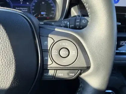 Photo 17 Toyota Corolla Hybride 196h Design Confort