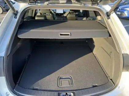 Photo 12 Toyota Corolla Hybride 196h Design Confort