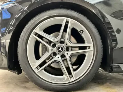 Photo 8 Mercedes Classe A 200 d AMG Line