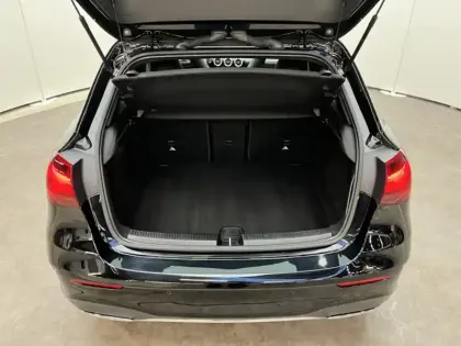 Photo 9 Mercedes Classe A 200 d AMG Line