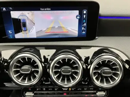 Photo 15 Mercedes Classe A 200 d AMG Line