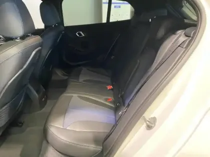 Photo 12 BMW Serie 1 Série 1 118iA 136ch M Sport DKG7