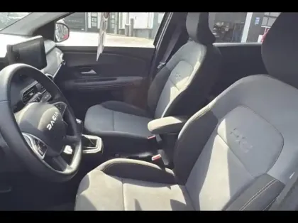 Photo 9 Dacia Jogger  1.6 hybrid 140ch Extreme+ 7 places -24