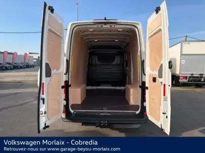 Photo 11 Volkswagen Crafter  Fg 30 L3H3 2.0 TDI 140ch Business Traction