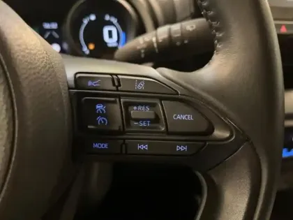 Photo 14 Toyota Yaris  116h Design 5p MY22