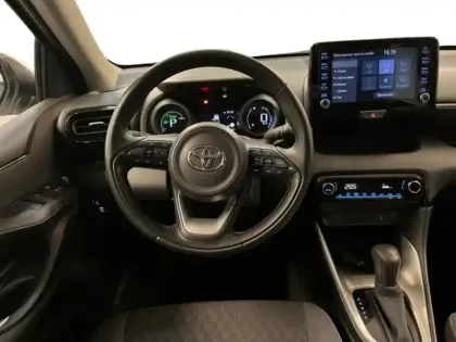 Photo 10 Toyota Yaris  116h Design 5p MY22