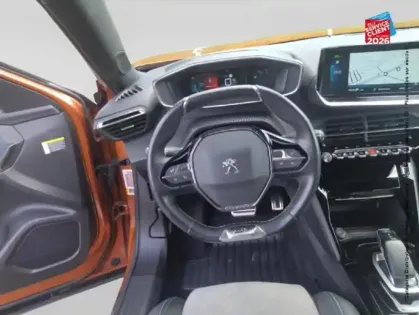 Photo 11 Peugeot 2008  e- 136ch GT Pack