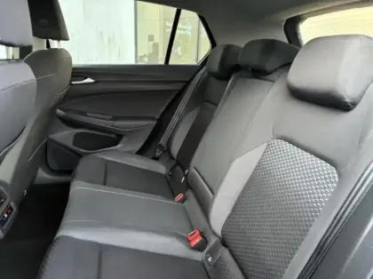 Photo 7 Volkswagen Golf  2.0 TDI SCR 116ch Life Plus