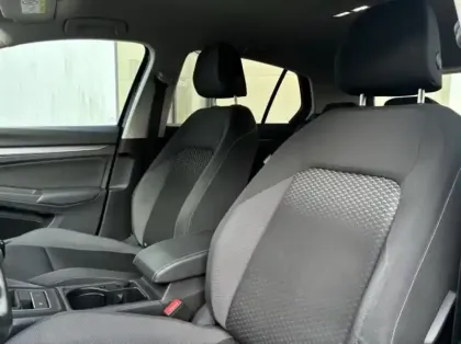 Photo 8 Volkswagen Golf  2.0 TDI SCR 116ch Life Plus