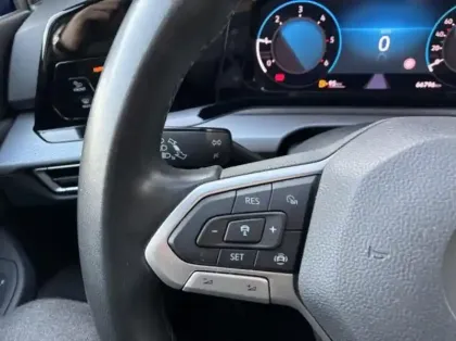 Photo 13 Volkswagen Golf  2.0 TDI SCR 116ch Life Plus