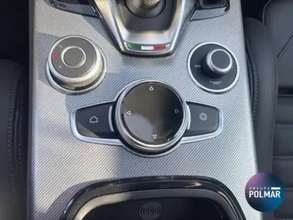 Photo 14 Alfa Romeo Stelvio  2.2 Diesel 210ch Veloce Q4 AT8