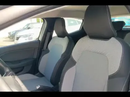 Photo 11 Renault Clio Gén. V (BJA) Ph2 Evolution 5