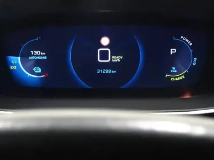 Photo 8 Peugeot 2008  e- 136ch GT