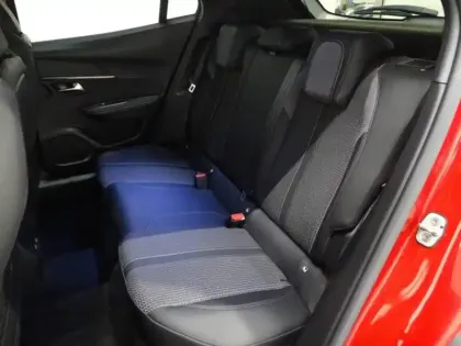 Photo 11 Peugeot 2008  e- 136ch GT