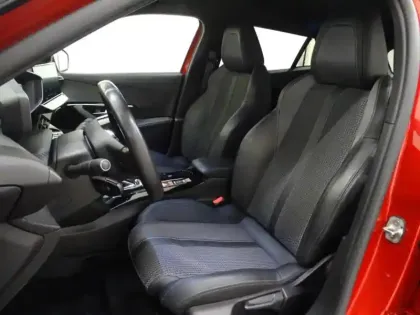 Photo 10 Peugeot 2008  e- 136ch GT