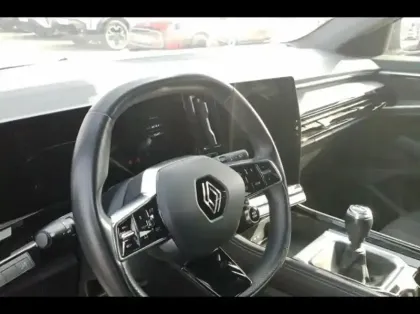 Photo 8 Renault Austral  1.2 TCe mild hybrid advanced 130ch Evolution - 23