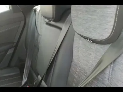 Photo 10 Renault Austral  1.2 TCe mild hybrid advanced 130ch Evolution - 23