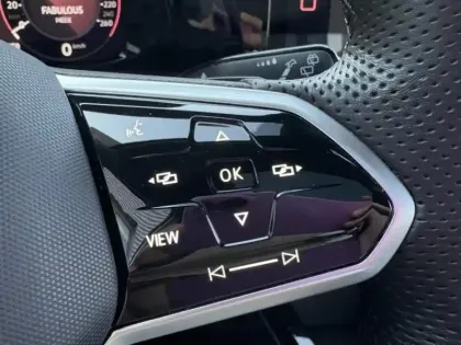 Photo 13 Volkswagen Golf  2.0 TDI SCR 150ch R-Line DSG7