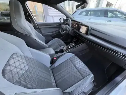 Photo 9 Volkswagen Golf  2.0 TDI SCR 150ch R-Line DSG7