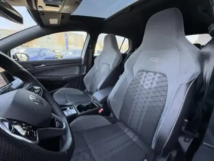 Photo 5 Volkswagen Golf  2.0 TDI SCR 150ch R-Line DSG7