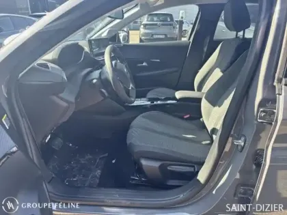 Photo 8 Peugeot 208  1.2 Hybrid 110ch Allure e-DCS6