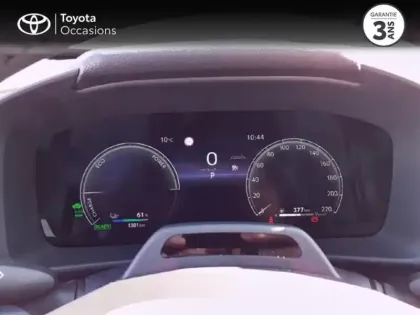 Photo 13 Toyota C-HR  2.0 Hybride Rechargeable 225ch Graphic MY26