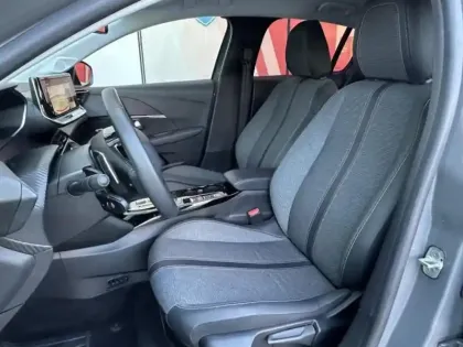 Photo 10 Peugeot 208  1.2 Hybrid 110ch Allure e-DCS6