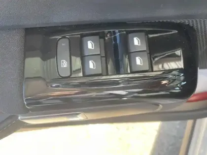 Photo 9 Citroën C3  1.2 PureTech 110ch S&S Shine EAT6