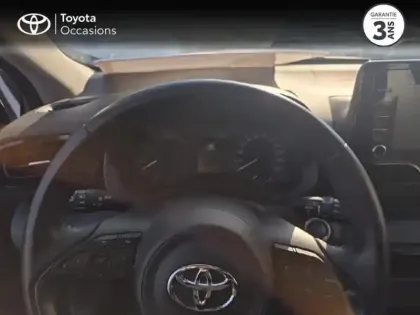 Photo 12 Toyota Yaris  116h Dynamic 5p MC24