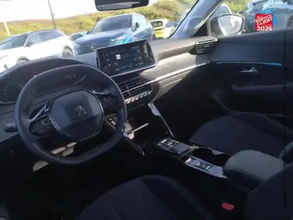 Photo 14 Peugeot 208  e- 136ch Style