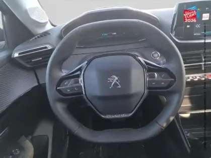 Photo 11 Peugeot 208  e- 136ch Style