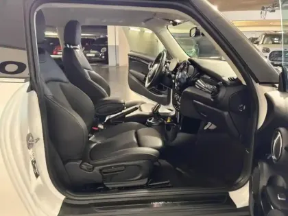 Photo 8 Mini Mini  Cooper 136ch  Edition Camden BVA7