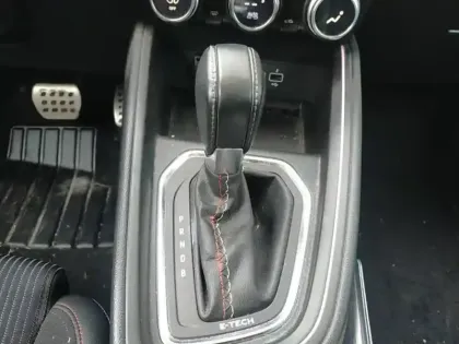 Photo 7 Renault Clio  1.6 E-Tech hybride 145ch RS Line