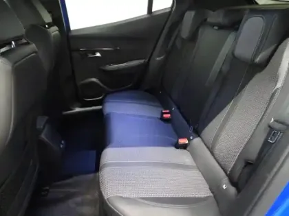 Photo 11 Peugeot 2008  e- 136ch GT