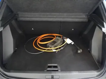 Photo 12 Peugeot 2008  e- 136ch GT