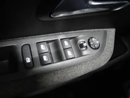 Photo 13 Peugeot 208  1.2 PureTech 100ch S&S Style EAT8