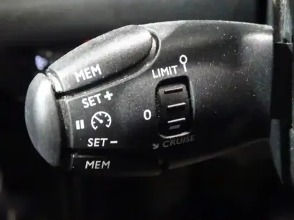 Photo 14 Peugeot 208  1.2 PureTech 100ch S&S Style EAT8