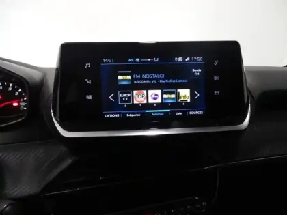 Photo 12 Peugeot 208  1.2 PureTech 100ch S&S Style EAT8