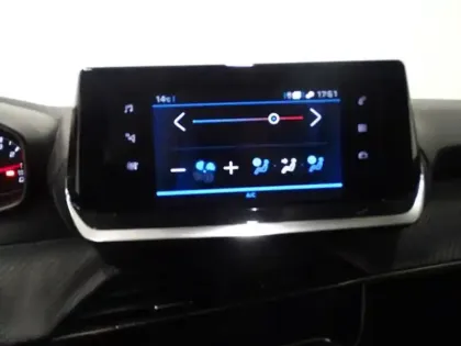 Photo 13 Peugeot 208  1.2 PureTech 100ch S&S Style EAT8