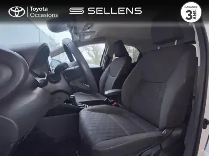 Photo 10 Toyota Yaris  116h Design 5p MC24