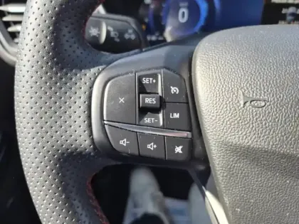 Photo 12 Ford Kuga  2.5 Duratec 190ch FHEV E85 ST-Line BVA