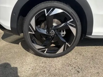 Photo 8 Volkswagen T-roc  1.5 eTSI 150ch R-Line DSG7