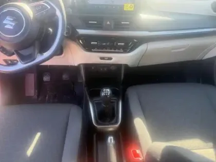 Photo 13 Suzuki Swift  1.2 Hybrid 83ch Pack