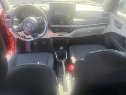 Photo 10 Suzuki Swift  1.2 Hybrid 83ch Pack