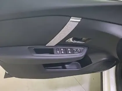 Photo 47 Citroën C4 Gén. III Ph1 Shine 5