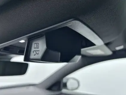 Photo 93 Peugeot 3008  Hybrid 145 e-DCS6