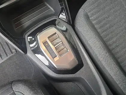 Photo 13 Peugeot 208 Gén. II Ph1 NG Style 5