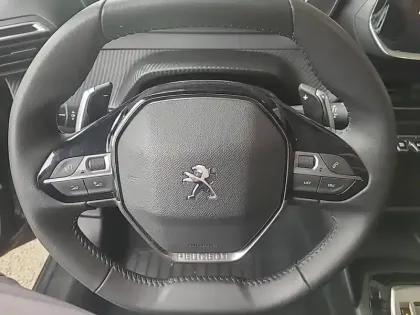 Photo 50 Peugeot 208  PureTech 100 S&S EAT8