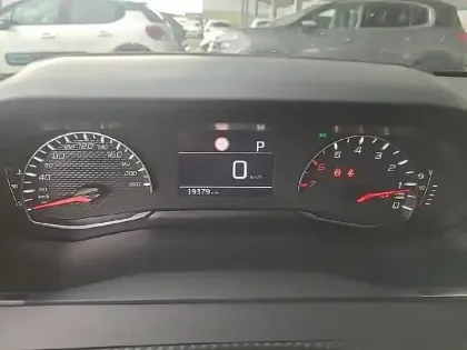 Photo 30 Peugeot 208  PureTech 100 S&S EAT8