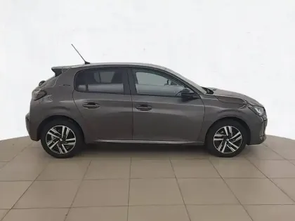 Photo 66 Peugeot 208  PureTech 100 S&S EAT8